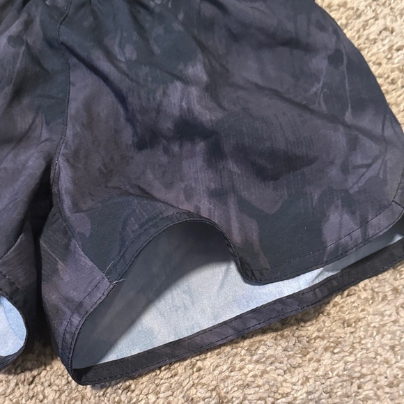 Old navy girls active shorts - Picture 4 of 8